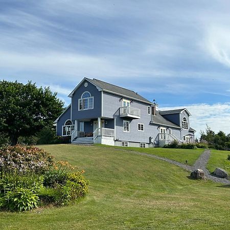 Tides Inn Guest Suites Halls Harbour Extérieur photo