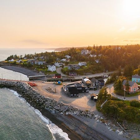 Tides Inn Guest Suites Halls Harbour Extérieur photo