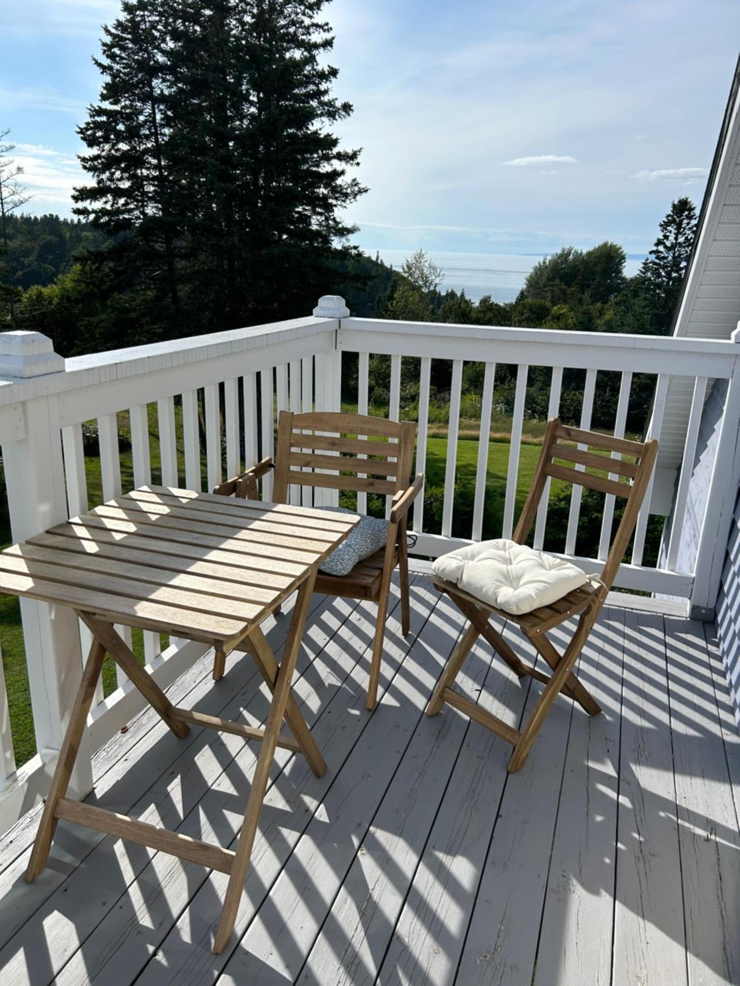 Tides Inn Guest Suites Halls Harbour Extérieur photo