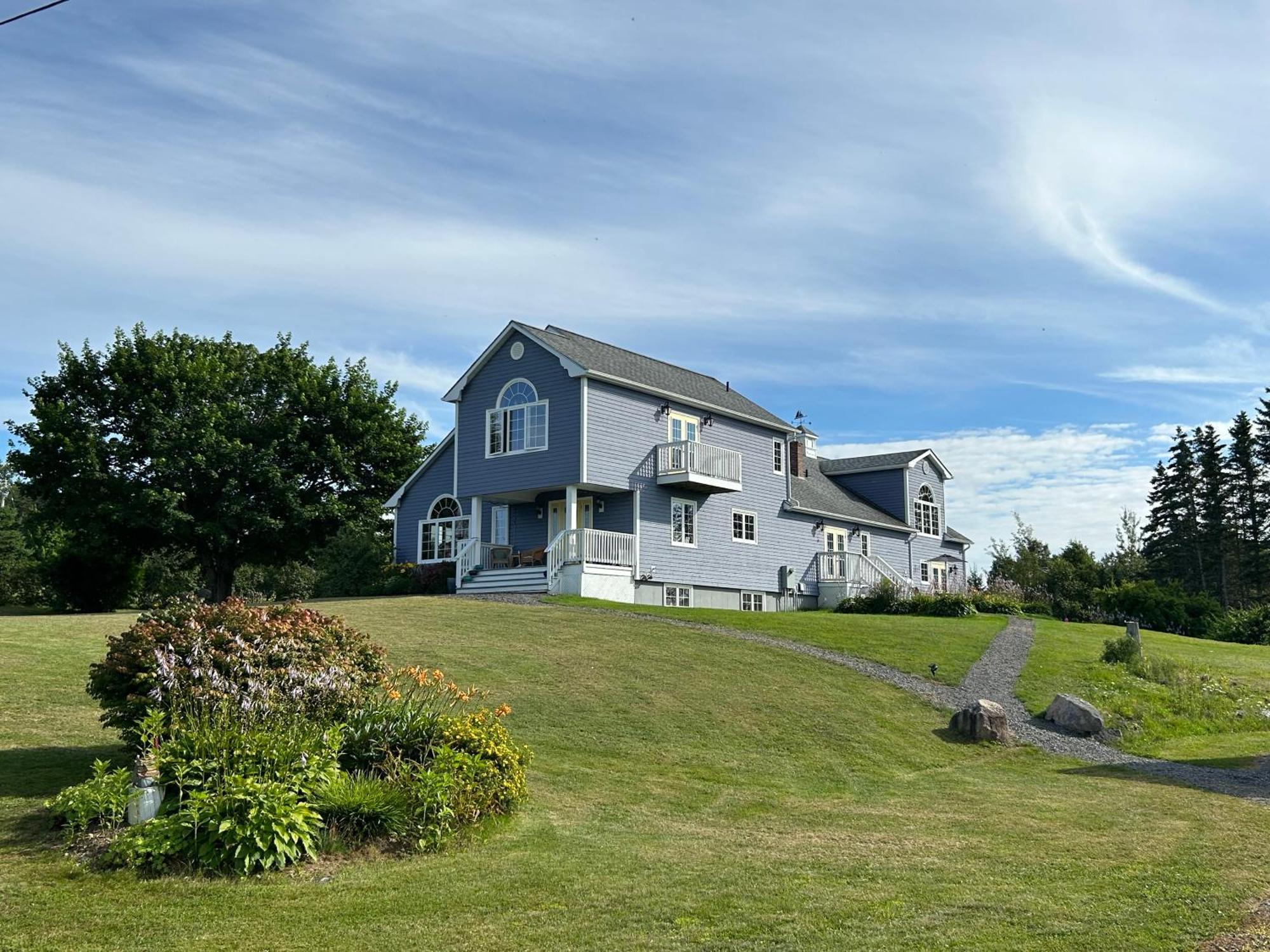 Tides Inn Guest Suites Halls Harbour Extérieur photo