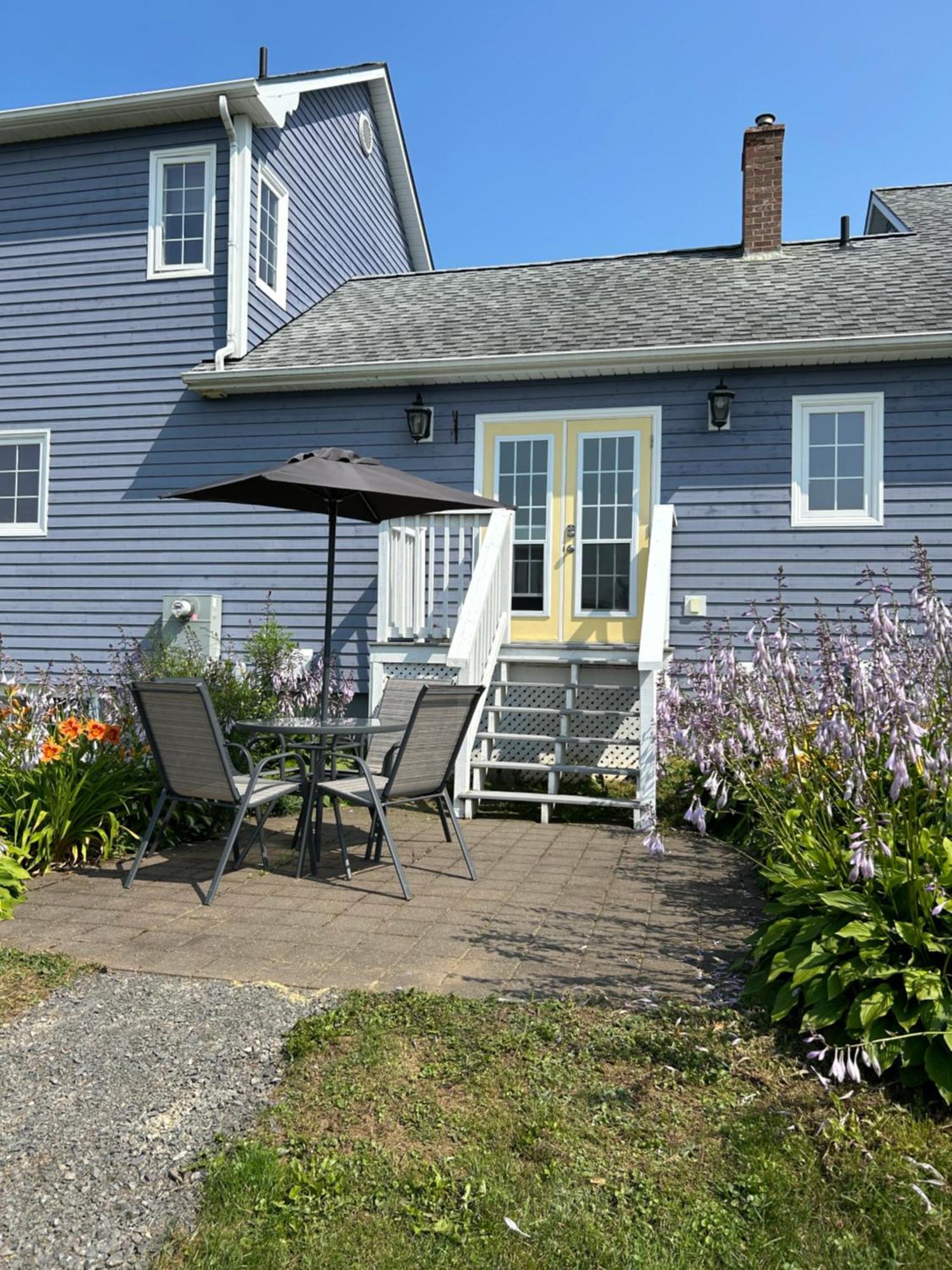 Tides Inn Guest Suites Halls Harbour Extérieur photo