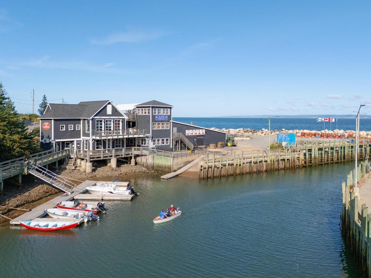Tides Inn Guest Suites Halls Harbour Extérieur photo